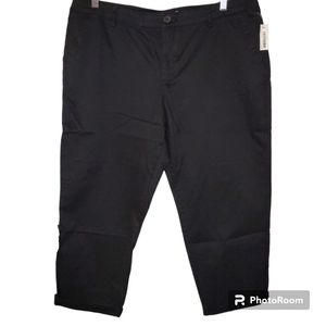 Amazon Essentials Women's Cropped Girlfriend Chino Pant - Size 20